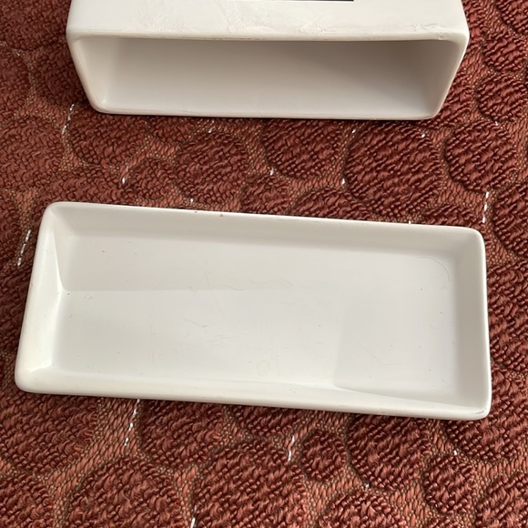 Pier One Bouclair ceramic butter dish - Picture 2 of 13